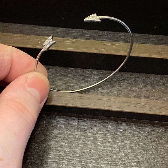 Brand new .925 arrow bracelet - Picture 6 of 7